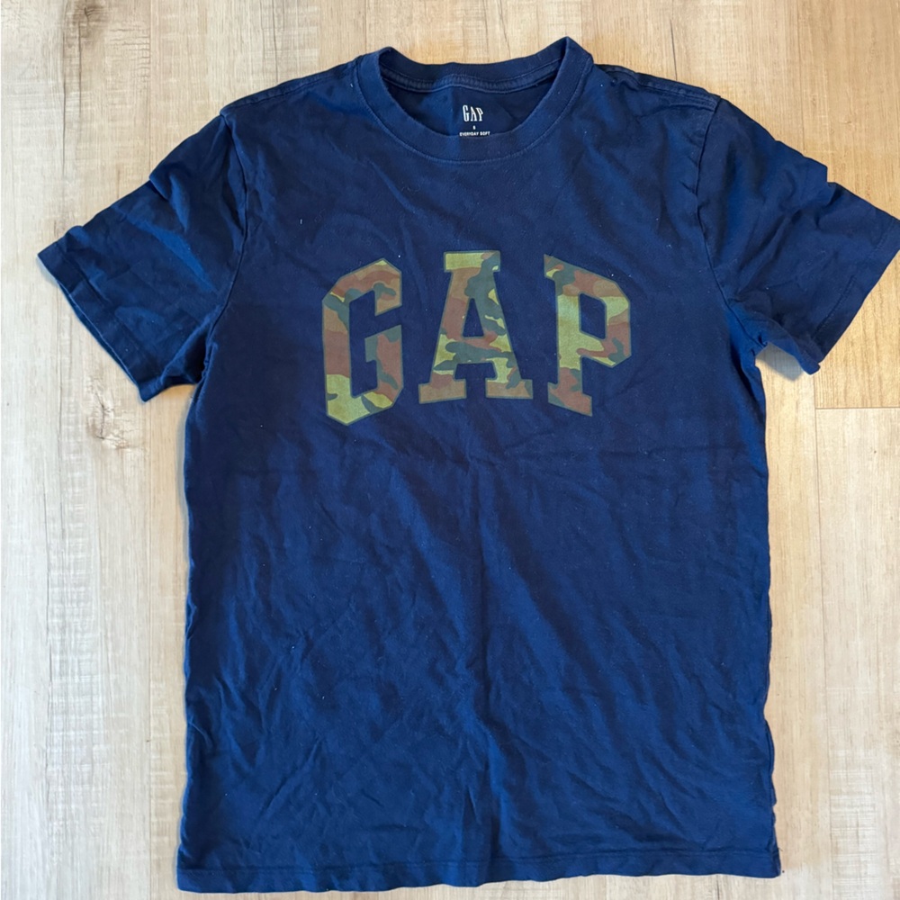 GAP Kids Navy Tee with Camo Logo